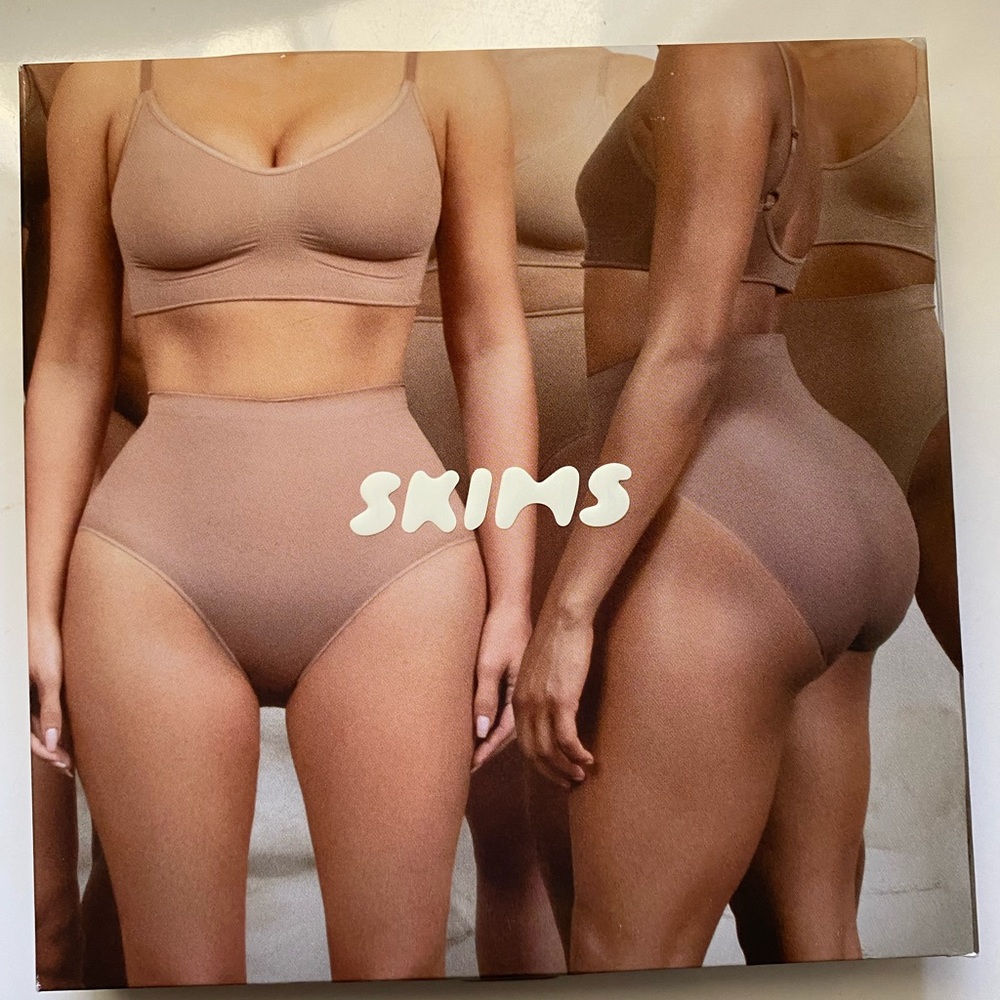 Skims Mid Waist Brief
